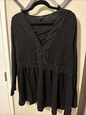 torrid Black Lace-Trim Peplum Tunic